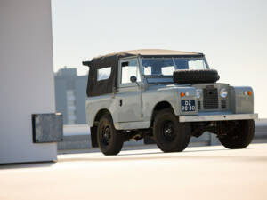 Image 23/67 of Land Rover 88 (1963)