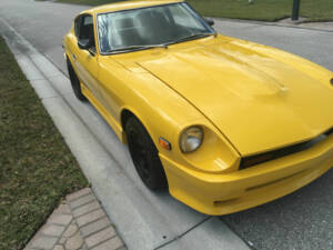 Image 30/42 of Datsun 240 Z (1970)