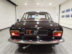 Afbeelding 13/15 van Alfa Romeo Giulia GT 1300 Junior (1975)