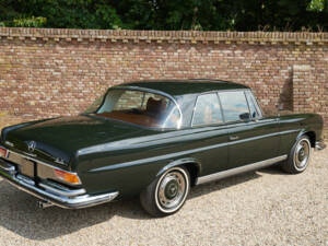 Image 35/50 of Mercedes-Benz 280 SE 3,5 (1971)