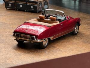 Immagine 11/33 di Citroën DS 19 Usine (1963)