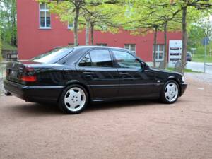 Image 10/18 de Mercedes-Benz C 43 AMG (1998)