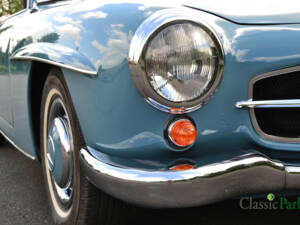 Image 43/50 of Mercedes-Benz 190 SL (1961)