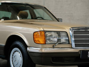 Imagen 8/24 de Mercedes-Benz 280 SE (1984)