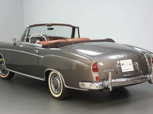 Image 2/14 of Mercedes-Benz 220 S Cabriolet (1957)