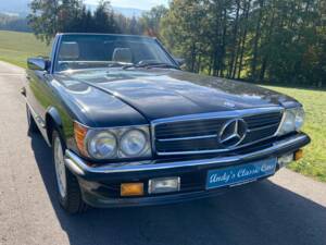 Image 3/42 de Mercedes-Benz 560 SL (1988)