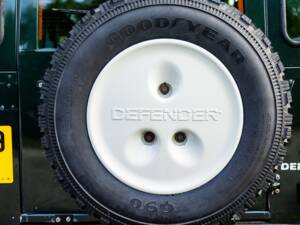 Immagine 27/42 di Land Rover Defender 110 Td5 (2000)