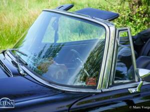 Image 15/52 de Mercedes-Benz 220 SE b (1963)