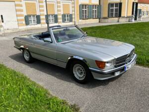 Image 21/77 of Mercedes-Benz 280 SL (1984)