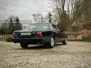 Image 74/96 de Daimler Super V8 (1997)