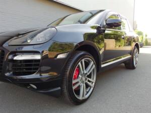 Image 25/93 of Porsche Cayenne Turbo (2007)