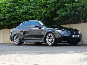 Image 2/51 of BMW M5 (2007)