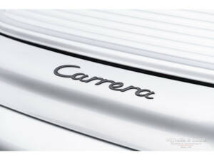 Image 24/28 of Porsche 911 Carrera (2000)