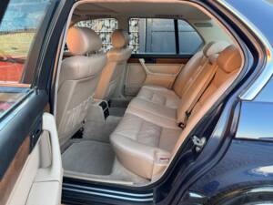 Immagine 16/99 di BMW 735i (1988)