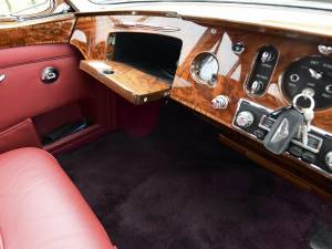 Image 31/50 of Bentley S 3 Continental Flying Spur (1963)
