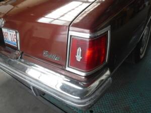 Image 31/49 of Cadillac Seville Sedan 6.0L (1979)