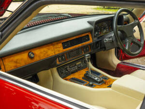 Image 9/50 of Jaguar XJS 6.0 (1993)