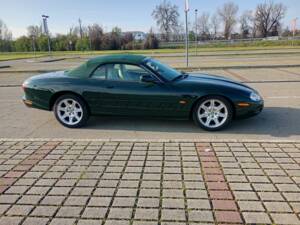 Immagine 8/39 di Jaguar XK8 4.0 (1998)