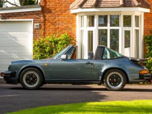 Image 2/47 of Porsche 911 Carrera 3.2 (1984)