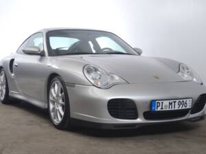 Imagen 2/20 de Porsche 911 Turbo S (2004)