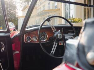 Image 4/21 de Austin-Healey 3000 Mk III (BJ8) (1966)