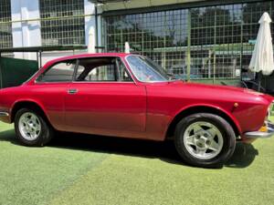 Image 8/50 de Alfa Romeo Giulia GT 1300 Junior (1971)