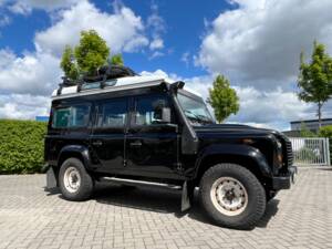 Image 5/93 of Land Rover Defender 110 (2014)