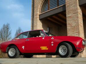 Image 9/50 of Alfa Romeo 2000 GT Veloce (1973)