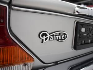 Image 10/33 of Daimler Double Six (1989)