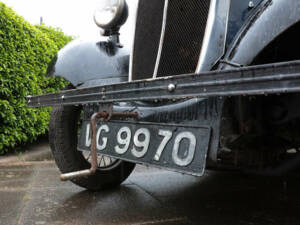 Image 23/50 of Morris Eight (1937)