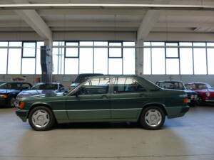 Bild 29/37 von Mercedes-Benz 190 E (1989)