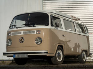 Imagen 2/10 de Volkswagen T2b minibus (1973)