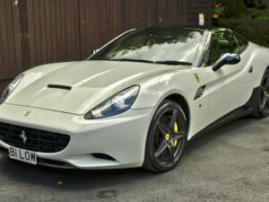 Bild 15/50 von Ferrari California (2010)