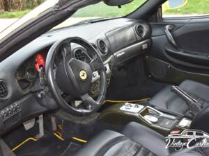 Image 33/97 de Ferrari 360 Spider (2002)