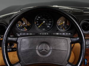 Imagen 25/36 de Mercedes-Benz 560 SL (1987)