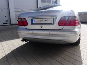 Imagen 8/47 de Mercedes-Benz CLK 55 AMG (2000)