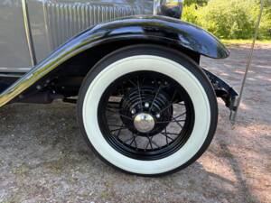 Image 11/28 of Ford Model A Tudor Sedan (1931)