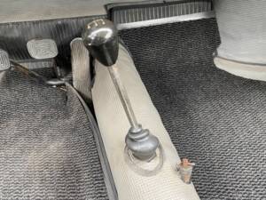 Image 34/42 de Volkswagen Karmann Ghia 1600 (1970)