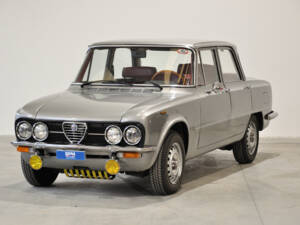 Image 7/34 of Alfa Romeo Giulia Nuova Super 1300 (1975)