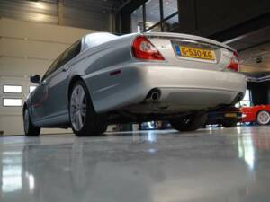Image 33/50 of Jaguar XJ 8 4.2 (2007)