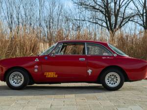 Image 5/50 of Alfa Romeo 2000 GT Veloce (1973)