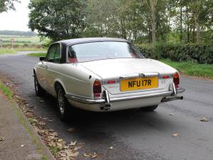 Image 4/14 of Daimler Sovereign 4.2 (1977)