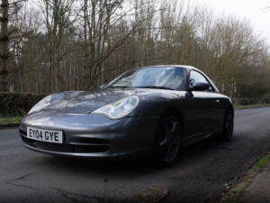 Image 3/13 of Porsche 911 Carrera (2004)