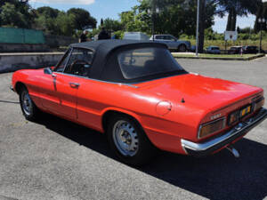 Image 3/33 of Alfa Romeo Spider 1300 (1976)
