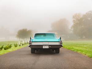 Image 47/48 of Cadillac Coupe DeVille (1962)