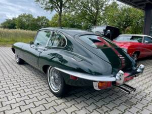 Image 6/20 de Jaguar E-Type (1969)