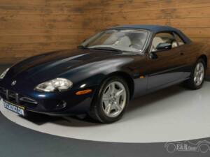 Image 7/19 de Jaguar XK8 4.0 (1997)