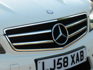 Immagine 42/50 di Mercedes-Benz C 63 AMG T (2009)