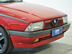 Afbeelding 36/39 van Alfa Romeo 75 2.0 Twin Spark (1990)