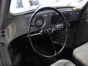 Imagen 8/23 de Volkswagen Maggiolino 1200 Standard &quot;Dickholmer&quot; (1958)